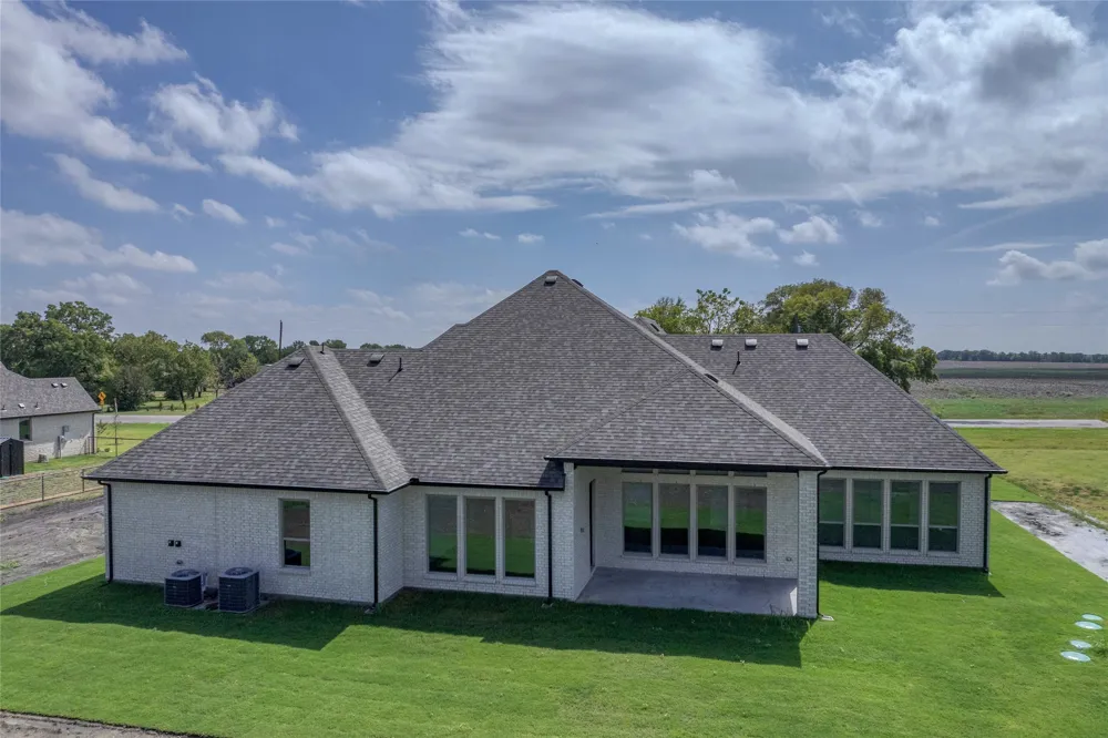 101 Jasper Lane Van Alstyne, TX 75495