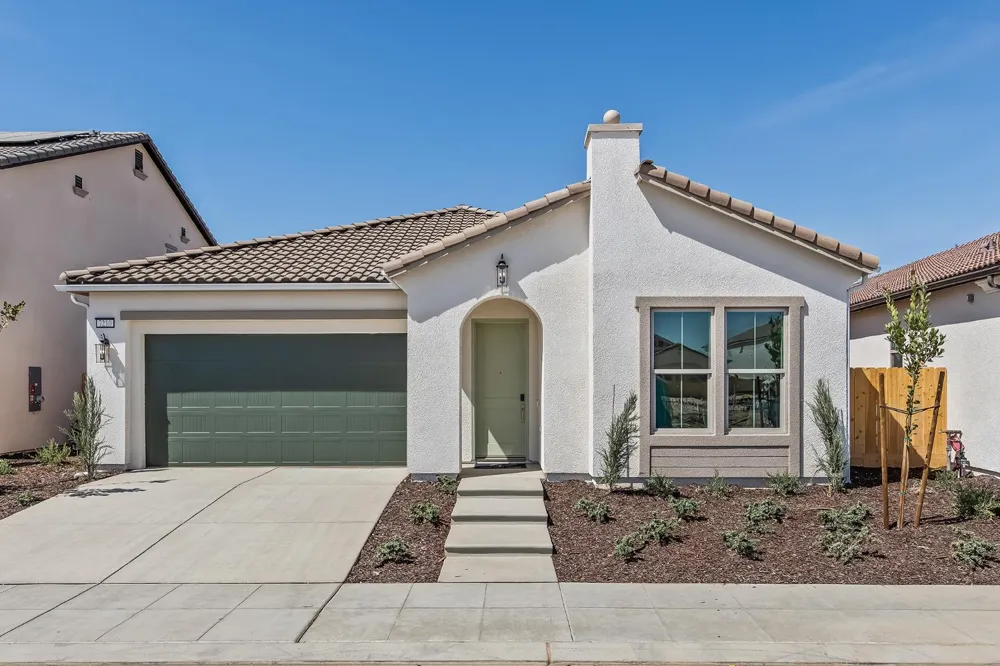 7210 W Ashcroft Avenue Fresno, CA 93723