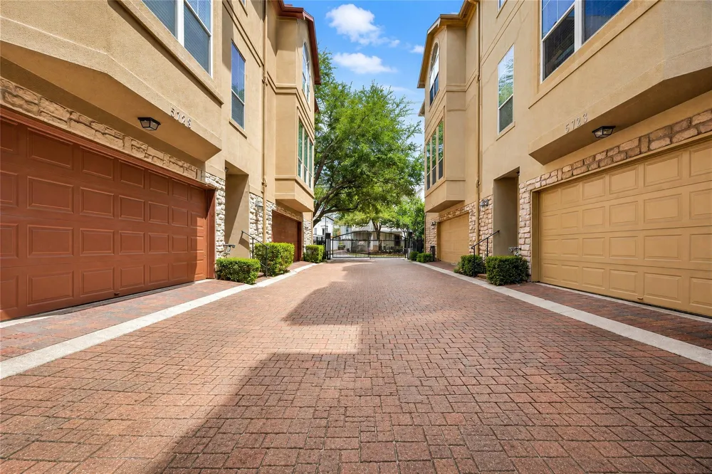 5723 Kansas Street Houston, TX 77007