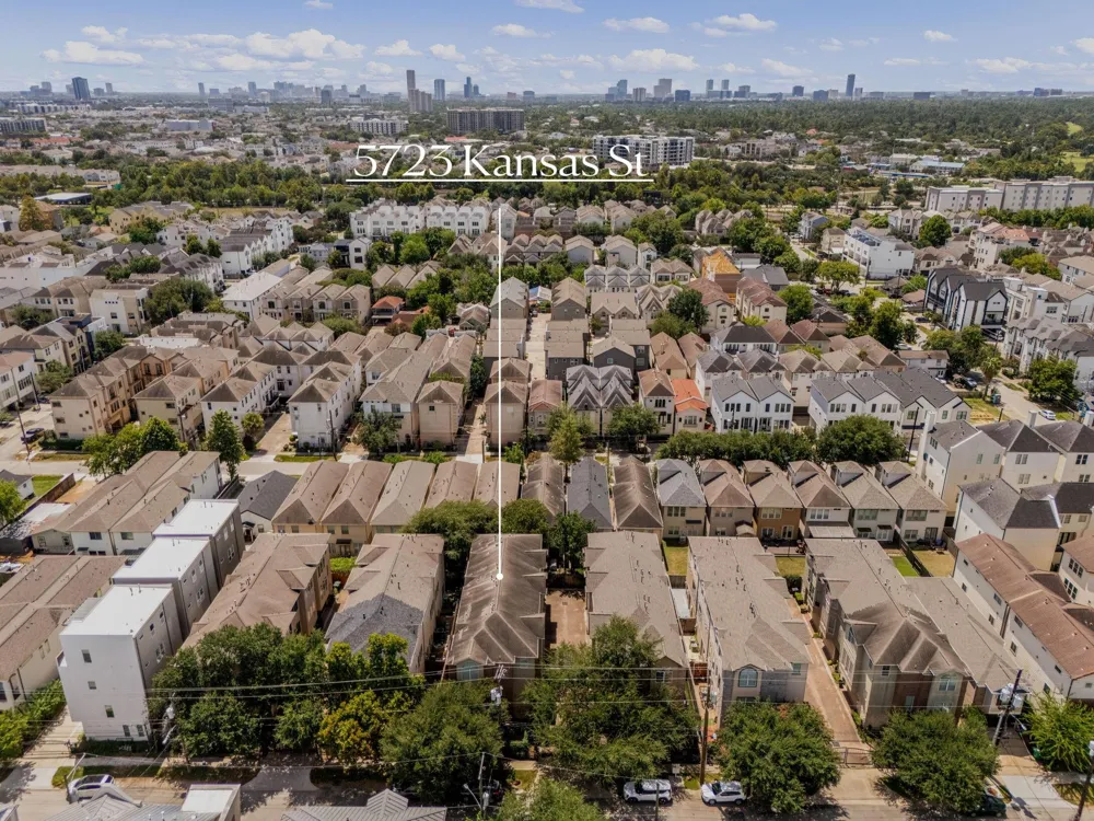 5723 Kansas Street Houston, TX 77007