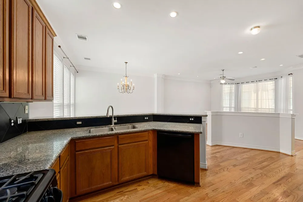5723 Kansas Street Houston, TX 77007