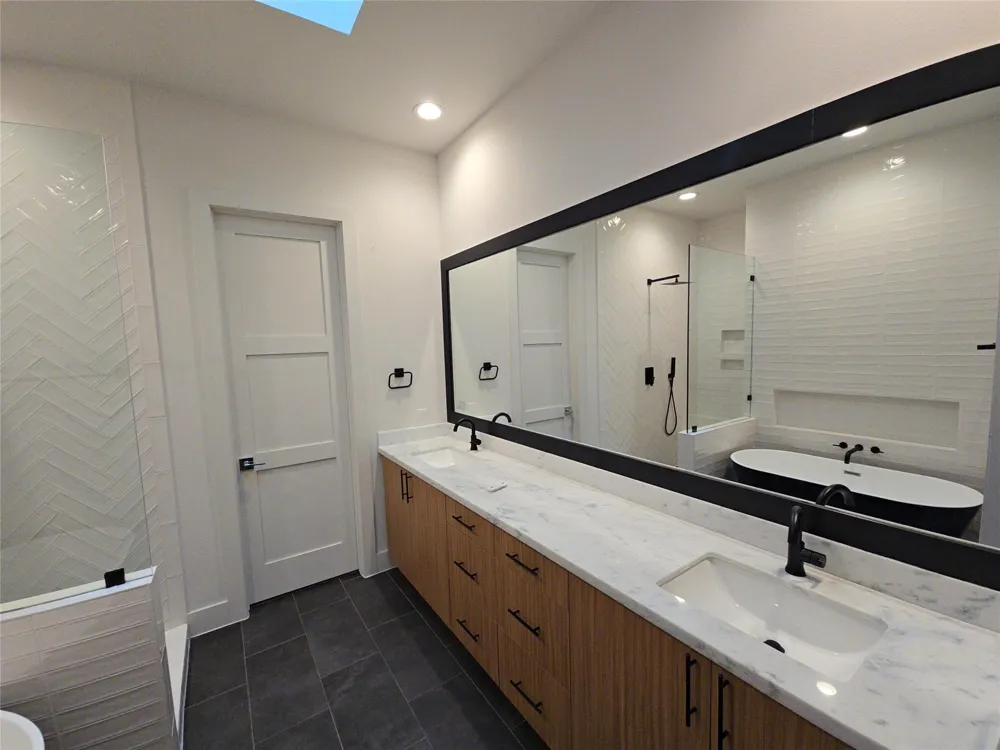2414 Gray Street Houston, TX 77003