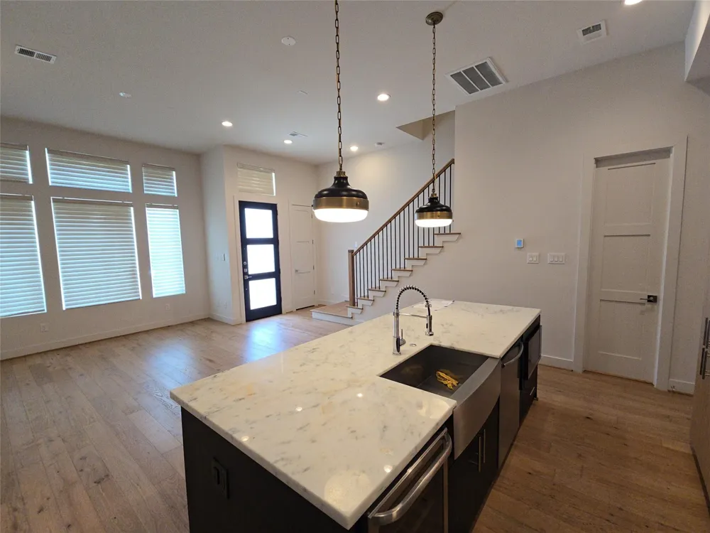 2414 Gray Street Houston, TX 77003