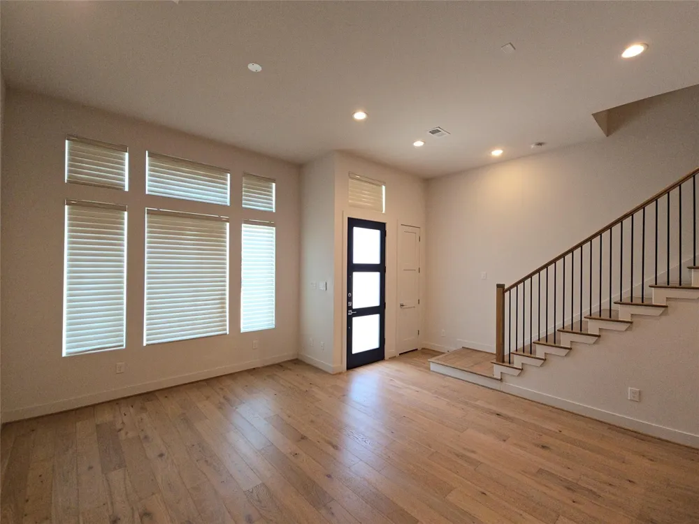 2414 Gray Street Houston, TX 77003