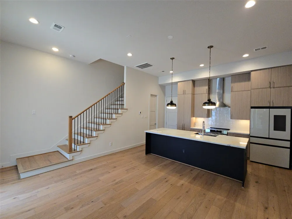 2414 Gray Street Houston, TX 77003