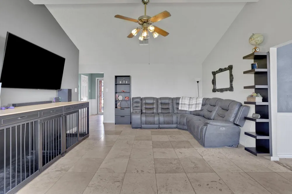 8515 Oakhaven Road La Porte, TX 77571