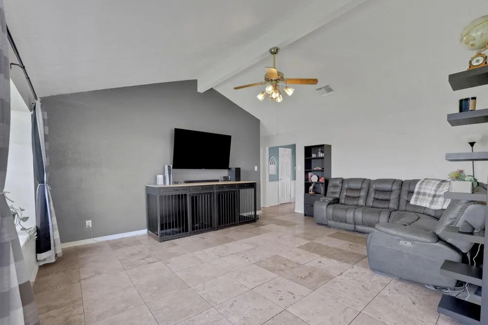 8515 Oakhaven Road La Porte, TX 77571