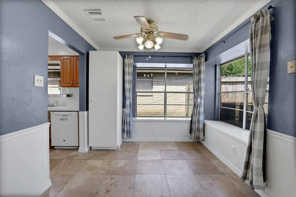 8515 Oakhaven Road La Porte, TX 77571