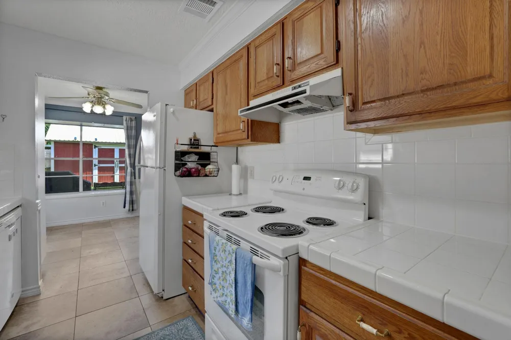 8515 Oakhaven Road La Porte, TX 77571