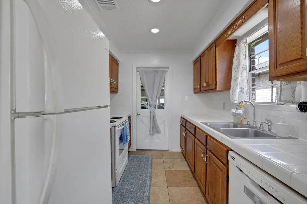 8515 Oakhaven Road La Porte, TX 77571