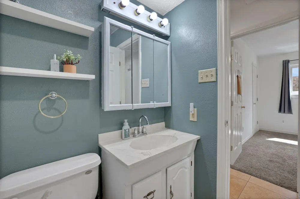 8515 Oakhaven Road La Porte, TX 77571