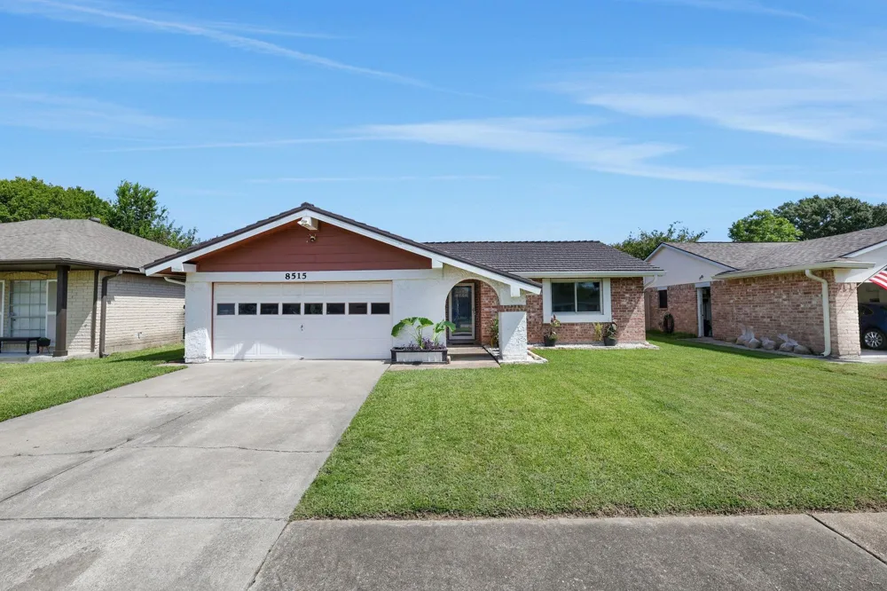 8515 Oakhaven Road La Porte, TX 77571
