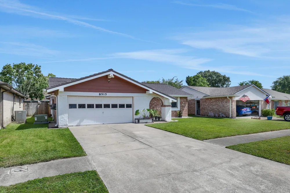 8515 Oakhaven Road La Porte, TX 77571