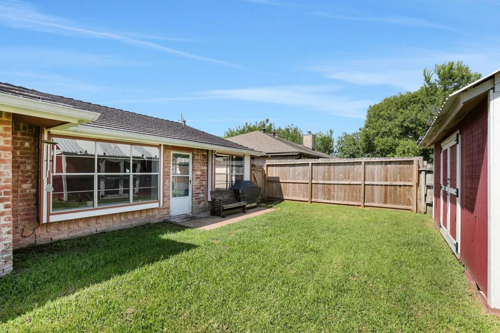 8515 Oakhaven Road La Porte, TX 77571
