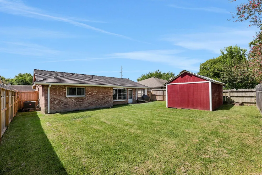8515 Oakhaven Road La Porte, TX 77571