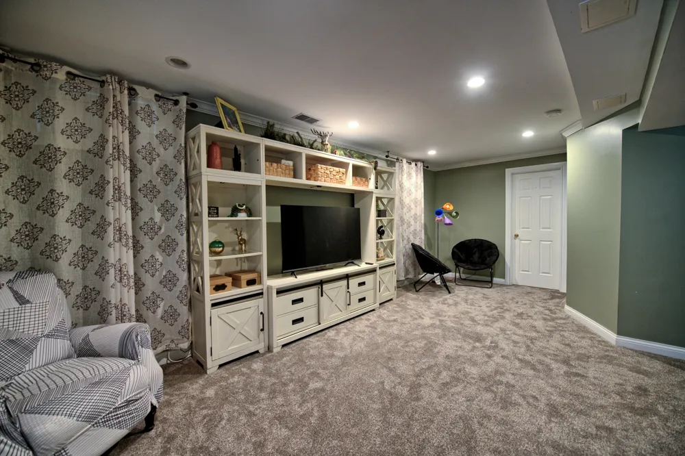 2276 White Pine Drive Williamston, MI 48895