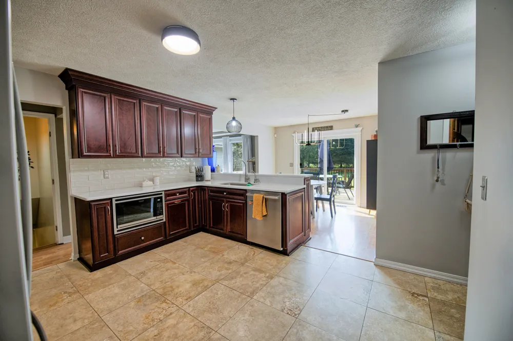 2276 White Pine Drive Williamston, MI 48895