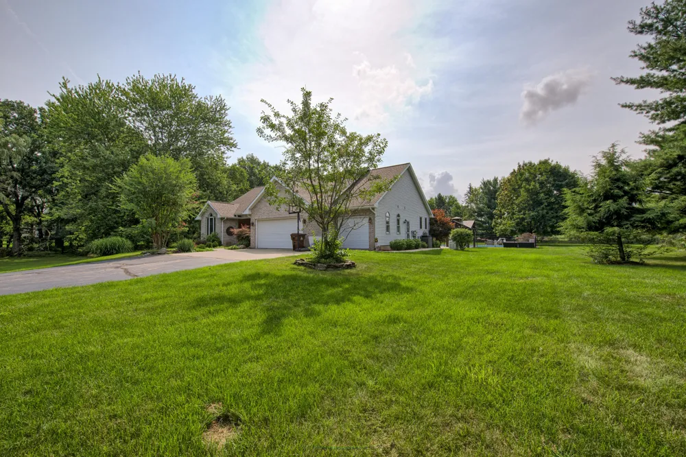2276 White Pine Drive Williamston, MI 48895