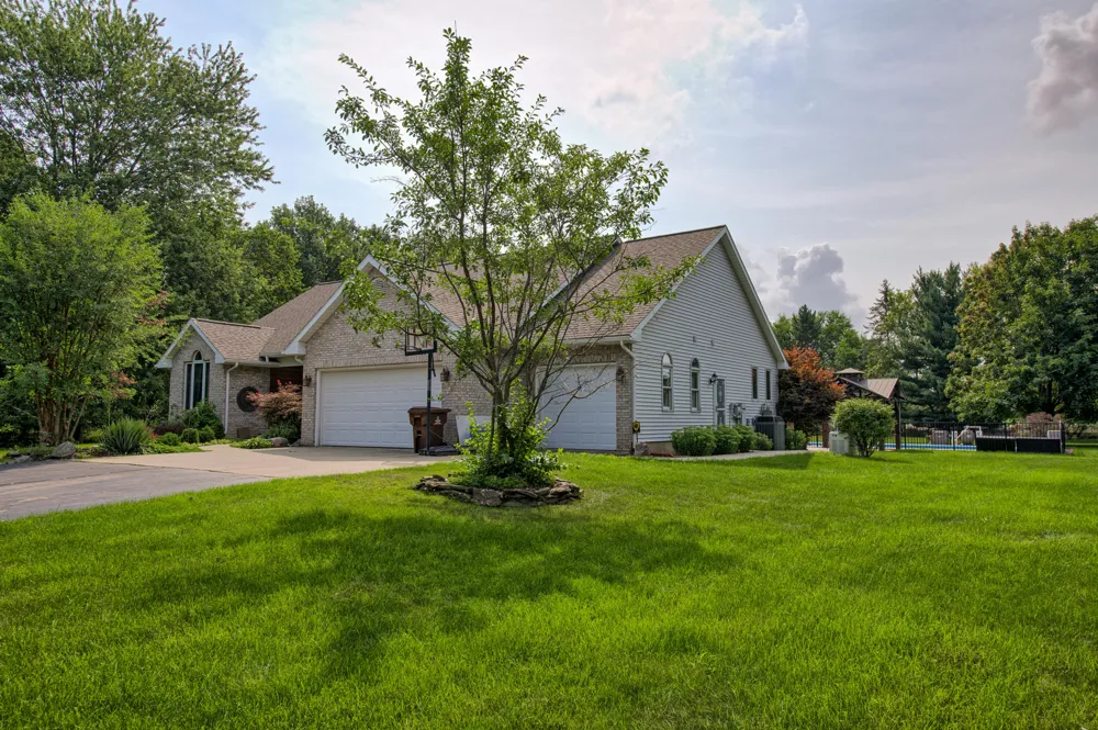 2276 White Pine Drive Williamston, MI 48895