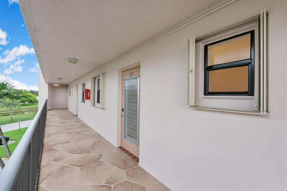10444 NW 30TH COURT #307 Sunrise, FL 33322