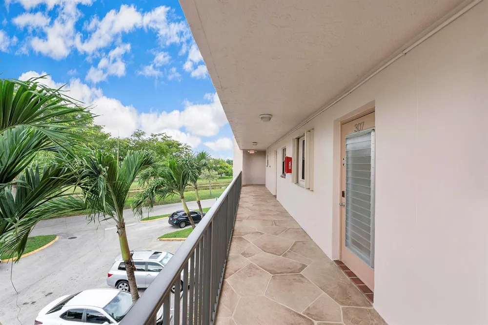 10444 NW 30TH COURT #307 Sunrise, FL 33322