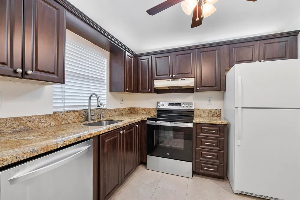 10444 NW 30TH COURT #307 Sunrise, FL 33322