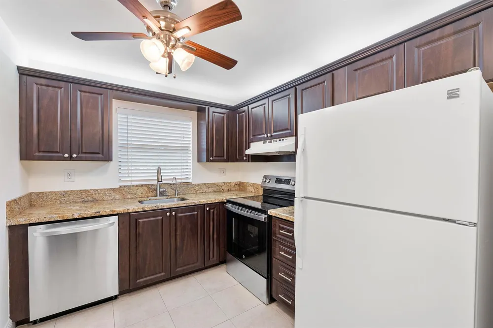 10444 NW 30TH COURT #307 Sunrise, FL 33322
