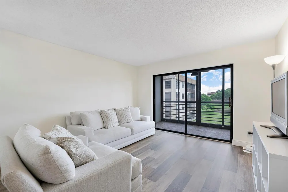 10444 NW 30TH COURT #307 Sunrise, FL 33322