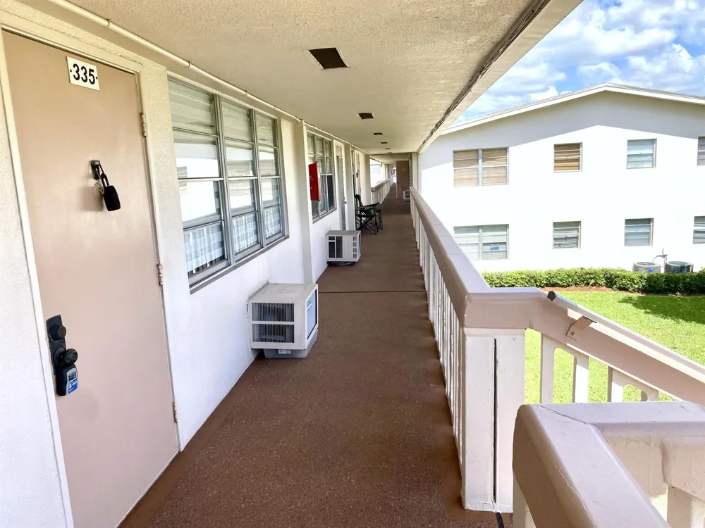 335 FARNHAM P Deerfield Beach, FL 33442