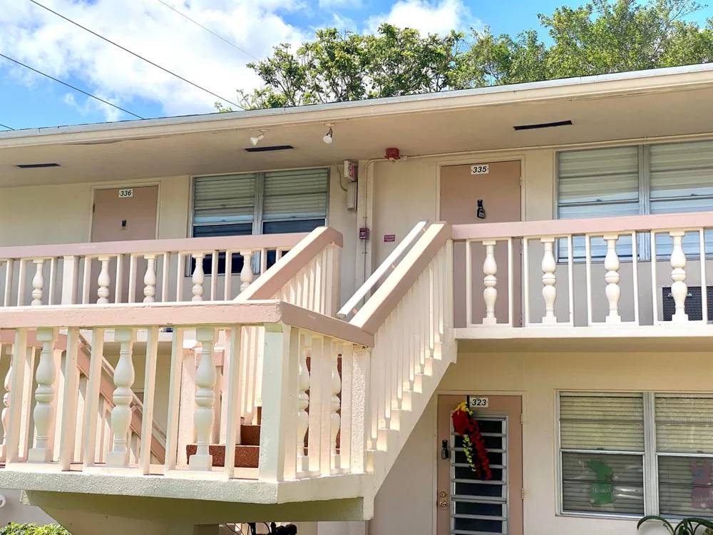 335 FARNHAM P Deerfield Beach, FL 33442