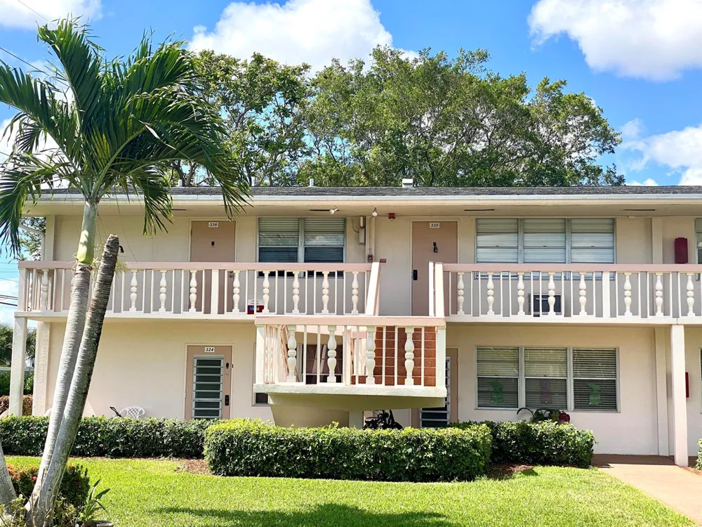 335 FARNHAM P Deerfield Beach, FL 33442