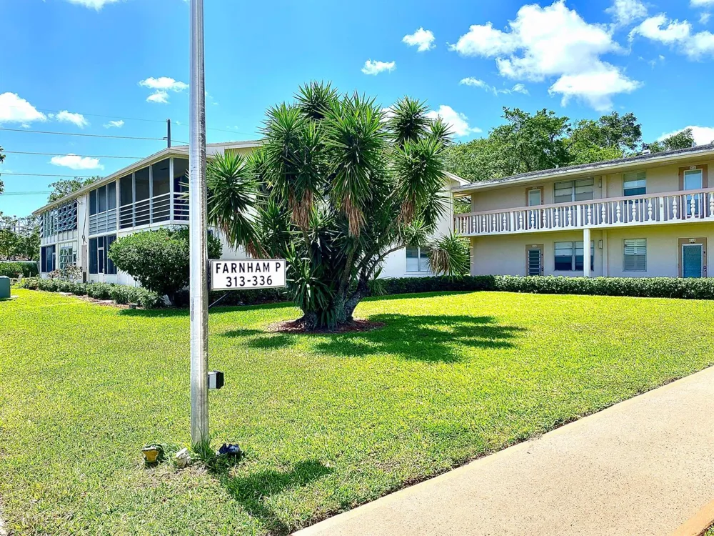 335 FARNHAM P Deerfield Beach, FL 33442