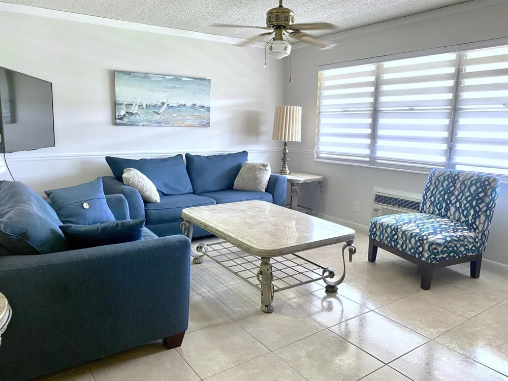 335 FARNHAM P Deerfield Beach, FL 33442
