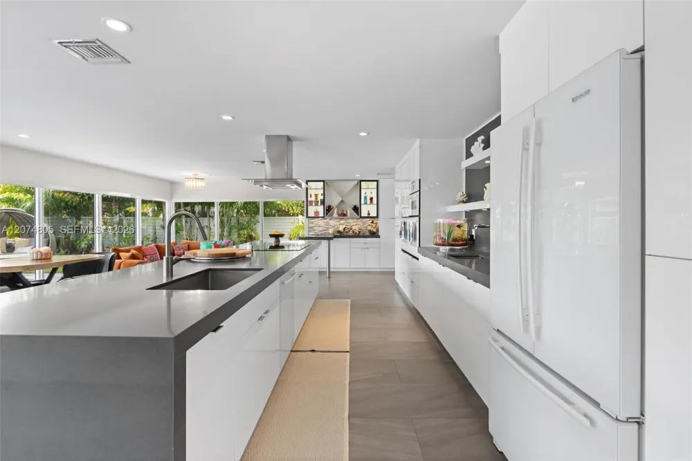 2812 NE 28th St Fort Lauderdale, FL 33306