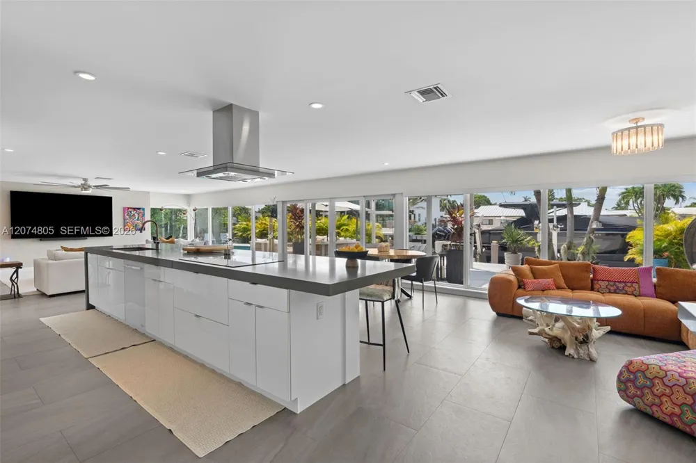 2812 NE 28th St Fort Lauderdale, FL 33306