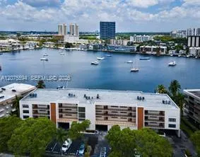 200 Golden Isles Dr #401