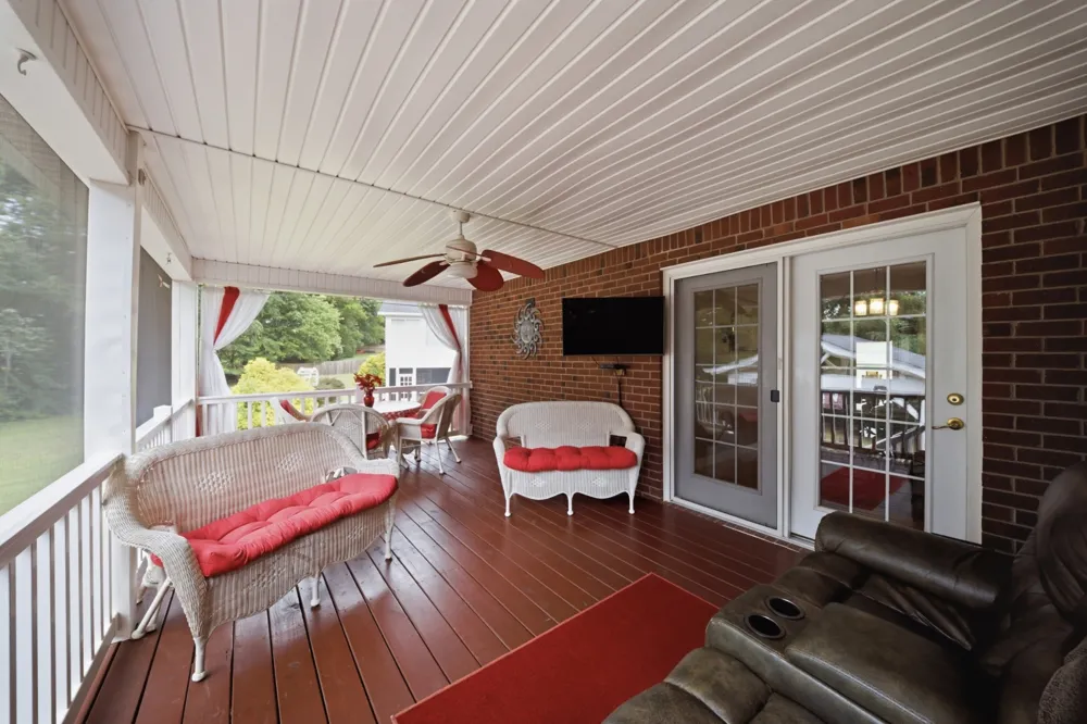 221 Allen Dr Greenbrier, TN 37073