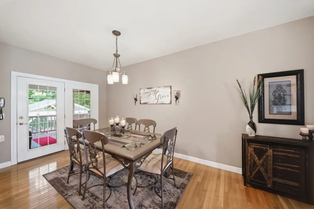 221 Allen Dr Greenbrier, TN 37073