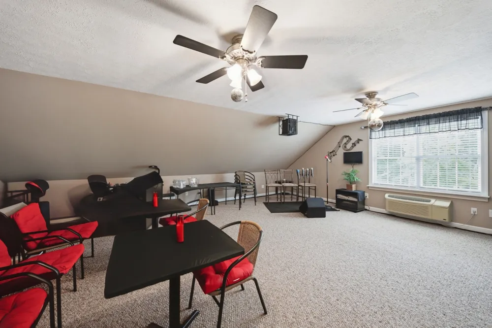 221 Allen Dr Greenbrier, TN 37073