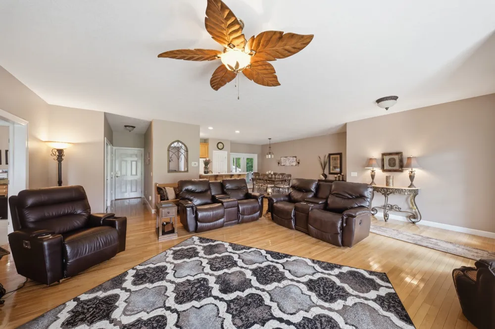 221 Allen Dr Greenbrier, TN 37073