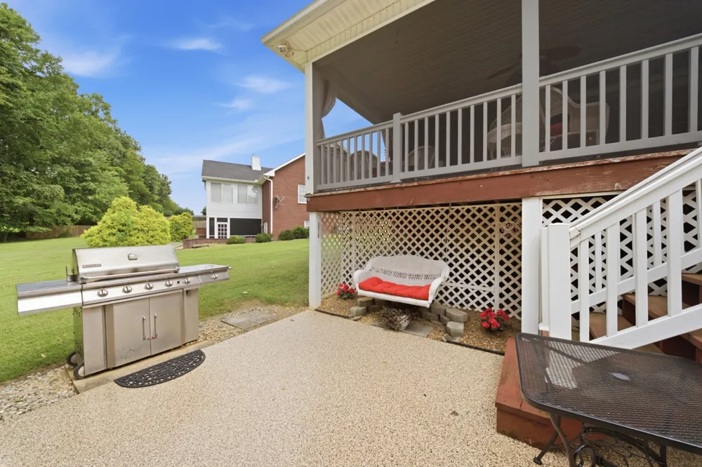 221 Allen Dr Greenbrier, TN 37073