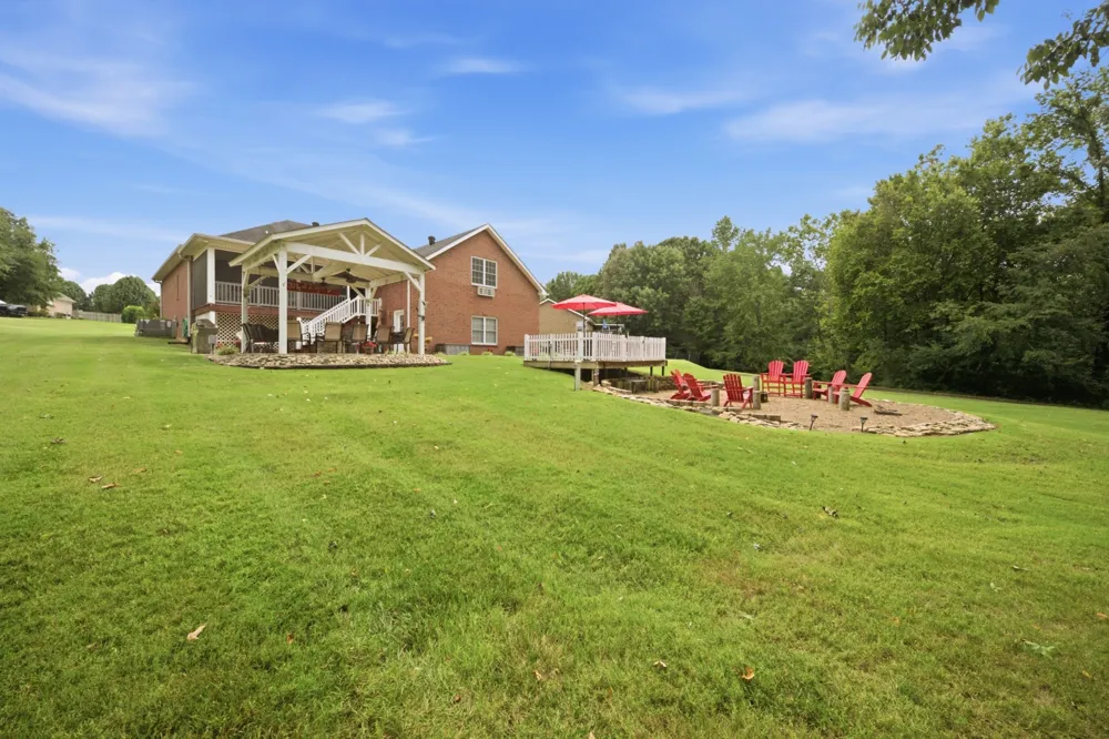 221 Allen Dr Greenbrier, TN 37073