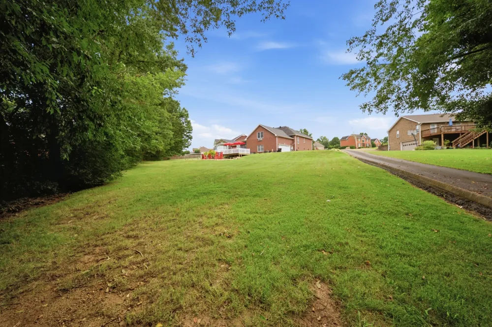 221 Allen Dr Greenbrier, TN 37073