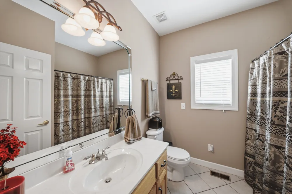 221 Allen Dr Greenbrier, TN 37073