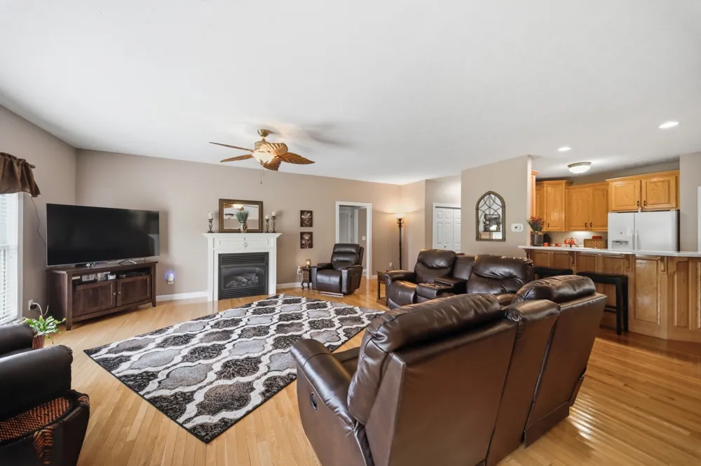 221 Allen Dr Greenbrier, TN 37073