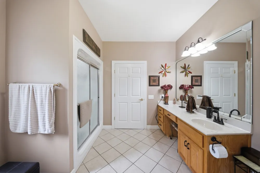 221 Allen Dr Greenbrier, TN 37073
