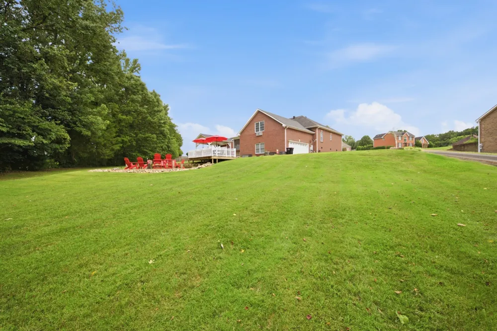 221 Allen Dr Greenbrier, TN 37073