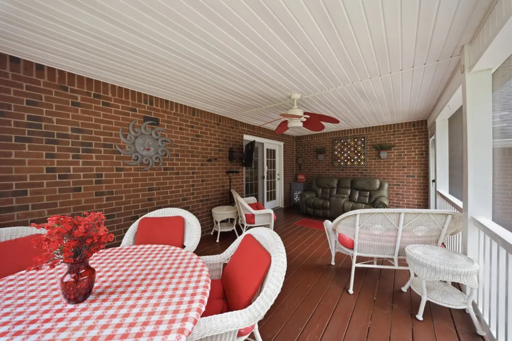 221 Allen Dr Greenbrier, TN 37073