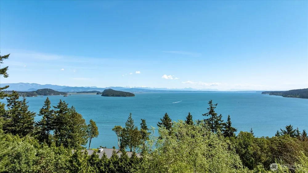 4444 Norris Lane Oak Harbor, WA 98277