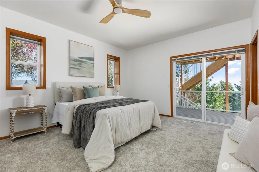 4444 Norris Lane Oak Harbor, WA 98277